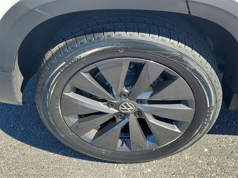 Used 2023 Volkswagen Taos S image 6