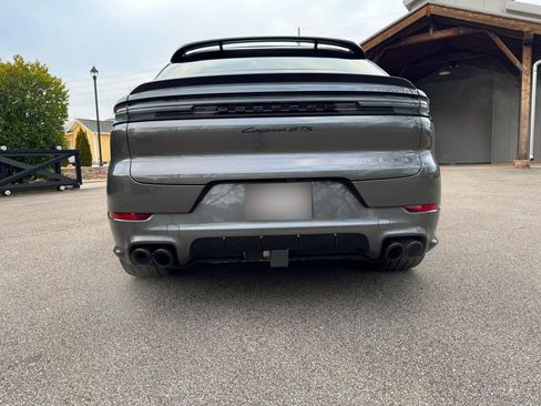 Used 2025 Porsche Cayenne GTS AWD/4WD image 8