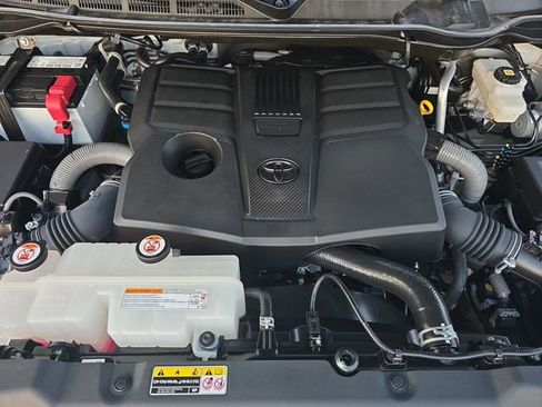 Used 2025 Toyota Tundra Limited image 30