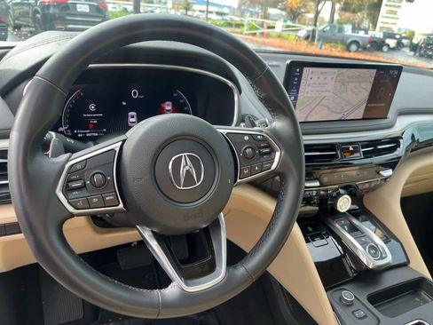 Used 2025 Acura MDX FWD image 26