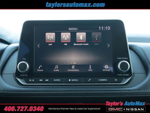 Used 2025 Nissan Rogue SV image 11