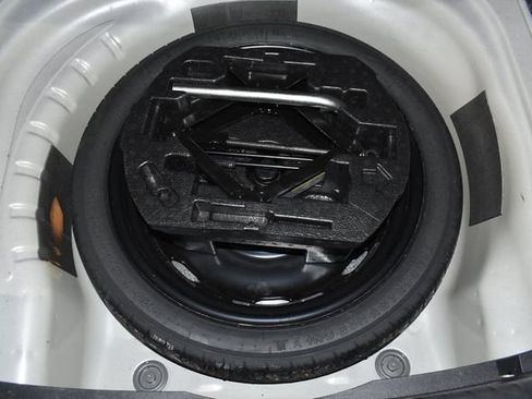 Used 2024 Volkswagen Jetta SE image 35