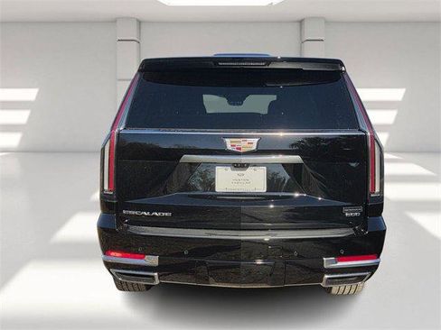 New 2026 Cadillac Escalade Luxury image 4