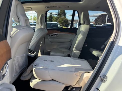 Used 2021 Volvo XC90 T6 Momentum AWD/4WD image 21