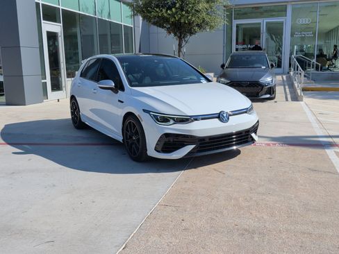 Used 2024 Volkswagen Golf R AWD/4WD image 2