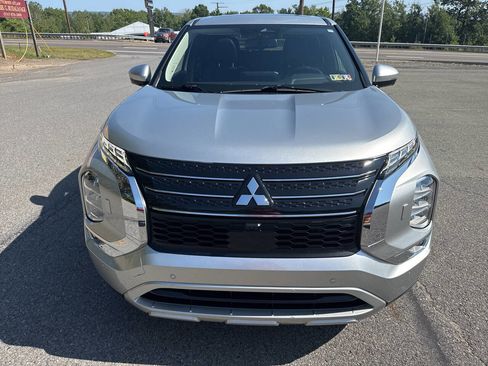 Used 2022 Mitsubishi Outlander SE image 8