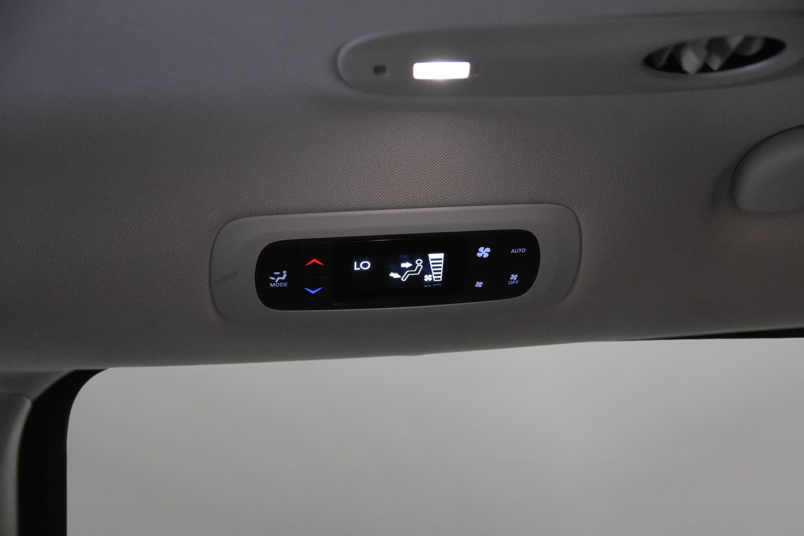Used 2023 Chrysler Pacifica Touring-L FWD image 30