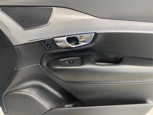 Used 2021 Volvo XC90 T5 Momentum w/ Climate Package image 26