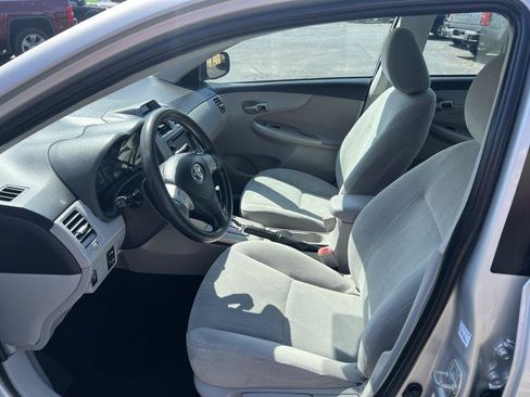 Used 2013 Toyota Corolla LE FWD image 6