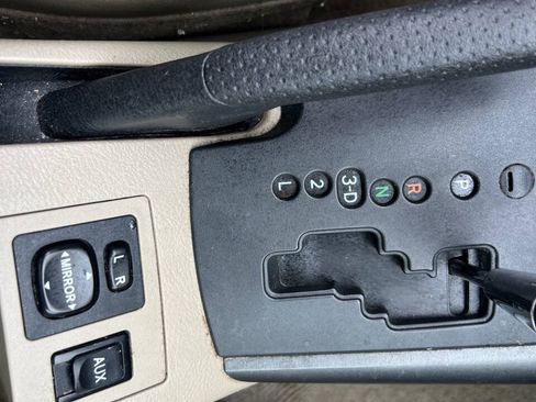 Used 2011 Toyota RAV4 Limited w/ Limited Extra Value Pkg AWD/4WD image 28