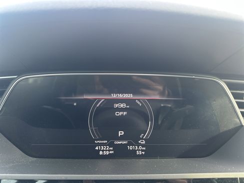 Used 2022 Audi e-tron Premium image 10