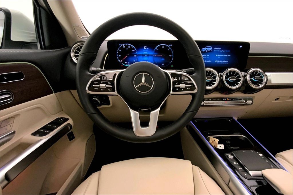 Used 2023 Mercedes-Benz EQB 350 4MATIC SUV image 4