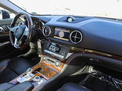 Used 2013 Mercedes-Benz SL 550 image 12