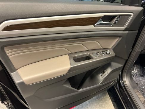 Certified 2023 Volkswagen Atlas SE w/ Panoramic Sunroof Package FWD image 8