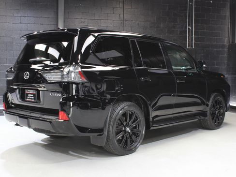 Used 2019 Lexus LX 570 4WD w/ Inspiration Series image 11