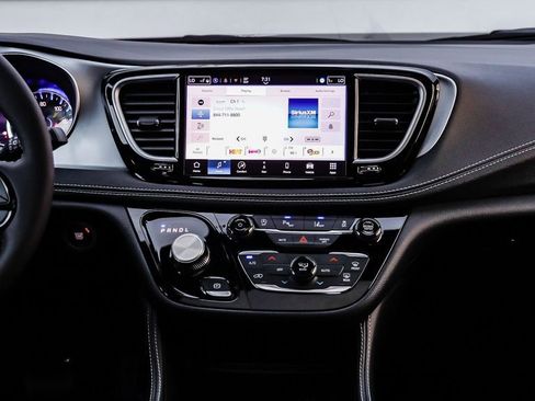 New 2026 Chrysler Pacifica Limited w/ S Appearance Package image 16