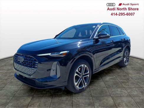 Certified 2025 Audi Q5 Premium w/ Premium Plus AWD/4WD image 5