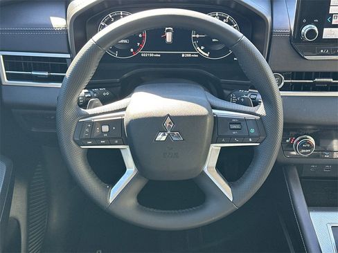 Used 2024 Mitsubishi Outlander SEL image 25