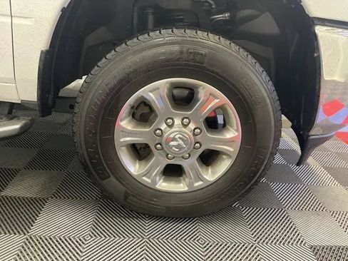 Used 2024 RAM 2500 Big Horn AWD/4WD image 27