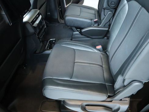 New 2026 Jeep Grand Wagoneer L Limited AWD/4WD image 13