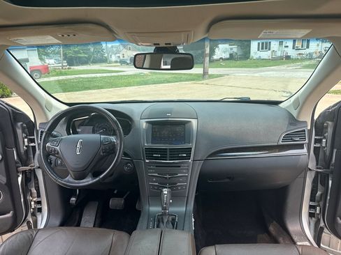 Used 2014 Lincoln MKT AWD w/ Equipment Group 201A image 9