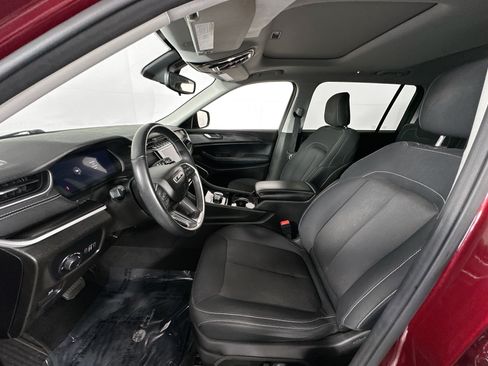 Used 2021 Jeep Grand Cherokee L Laredo w/ Luxury Tech Group I AWD/4WD image 20