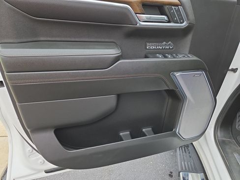Certified 2024 Chevrolet Silverado 1500 High Country w/ Technology Package AWD/4WD image 26