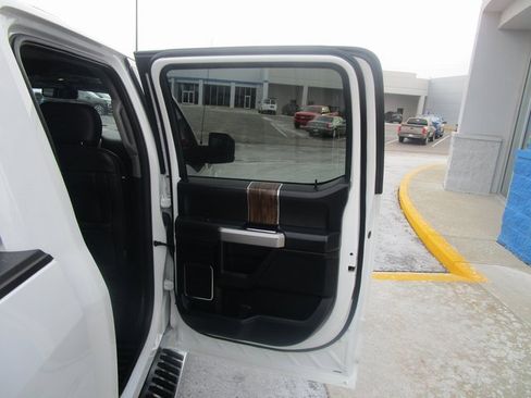 Used 2020 Ford F150 Lariat w/ Equipment Group 502A Luxury image 24