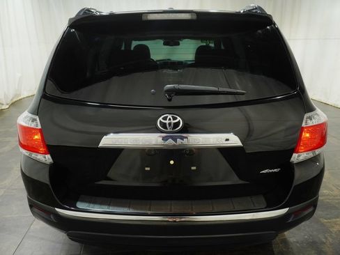 Used 2012 Toyota Highlander SE w/ Tow Pkg AWD/4WD image 5