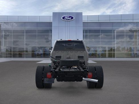 New 2026 Ford F550 4x4 Crew Cab image 5