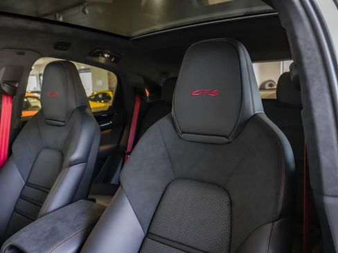New 2026 Porsche Cayenne GTS AWD/4WD image 15