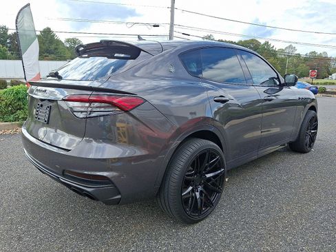 Used 2019 Maserati Levante Trofeo AWD/4WD image 4