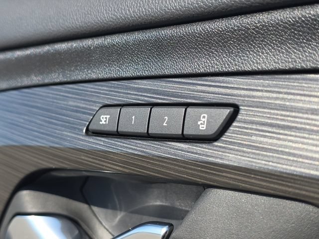 Used 2023 GMC Terrain SLT w/ Tech Package AWD/4WD image 26