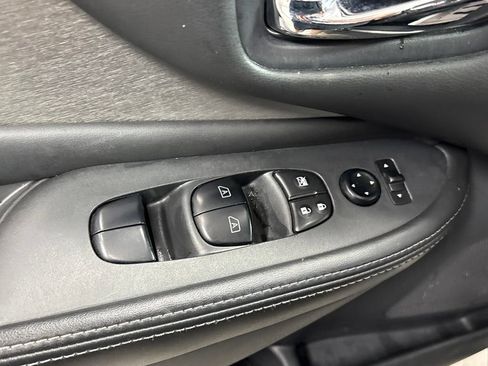 Used 2019 Nissan Murano SV AWD/4WD image 11