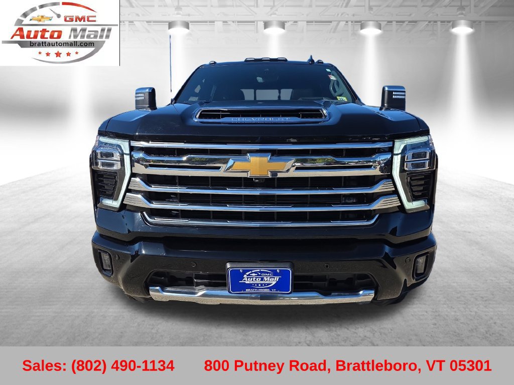 Used 2024 Chevrolet Silverado 3500 High Country w/ Technology Package AWD/4WD image 2