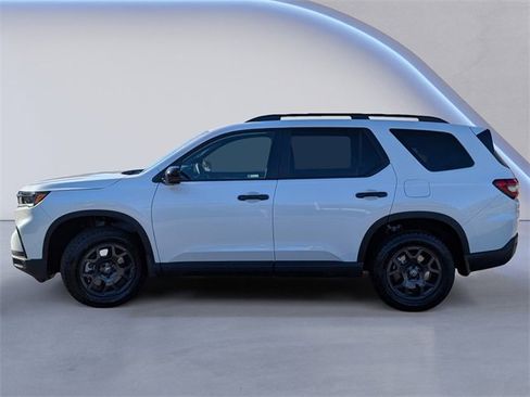 New 2025 Honda Pilot TrailSport image 10