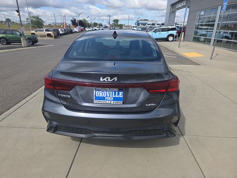 Used 2023 Kia Forte LXS FWD image 4
