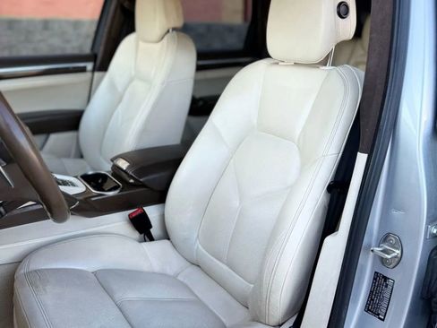 Used 2012 Porsche Cayenne Turbo image 13