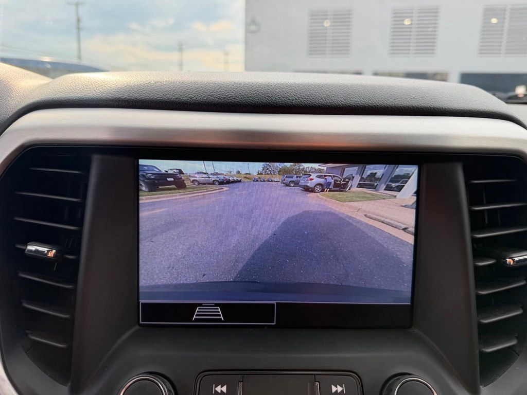 Used 2021 GMC Acadia SLE AWD/4WD image 12