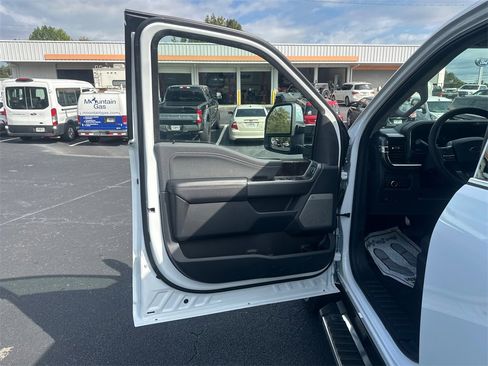 New 2026 Ford F250 Lariat w/ Lariat Premium Package image 16