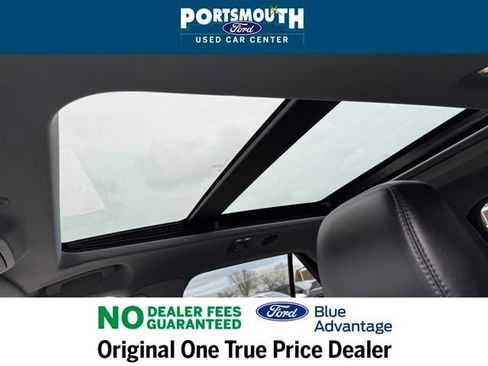 Used 2022 Ford Explorer XLT w/ Equipment Group 202A image 10