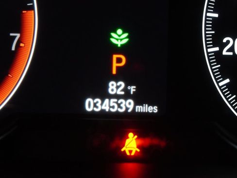 Used 2018 Honda Accord Sport image 4