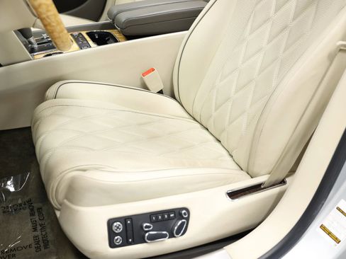 Used 2016 Bentley Flying Spur V8 image 18