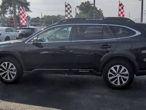 Used 2023 Subaru Outback Premium AWD/4WD image 5