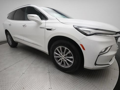 Used 2023 Buick Enclave Essence AWD/4WD image 37