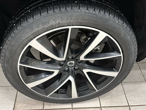 Certified 2023 Volvo XC90 B5 Plus w/ Protection Package Premier image 33