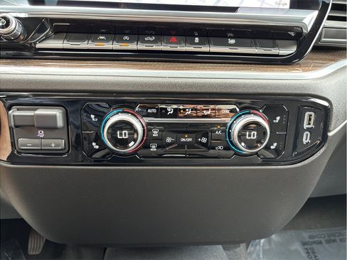 Used 2025 GMC Sierra 1500 4x4 Double Cab Elevation image 32