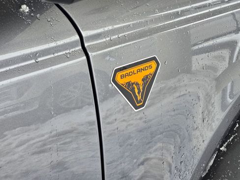 Used 2025 Ford Bronco Badlands image 33