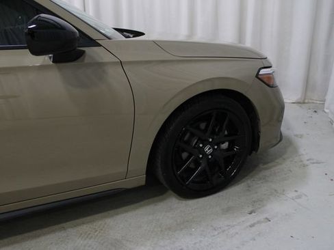 Used 2025 Honda Civic Sport image 36