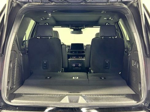 Used 2024 GMC Yukon AT4 w/ Technology Package AWD/4WD image 15